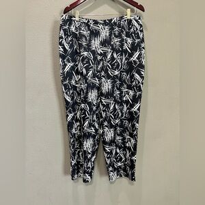 Pendleton Straight Leg Black White Floral Silk Blend Side Zipper Pant Size  18